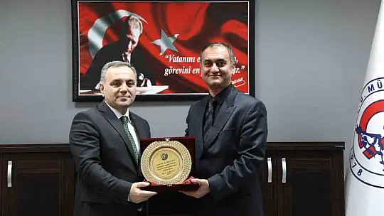 ERÜ Mühendislik Fakültesi'nde devir teslim töreni