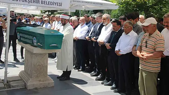Eski Bakan Yıldız'ın babası toprağa verildi