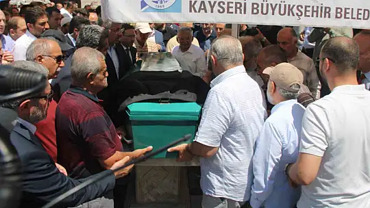 Eski Bakan Yıldız'ın babası toprağa verildi