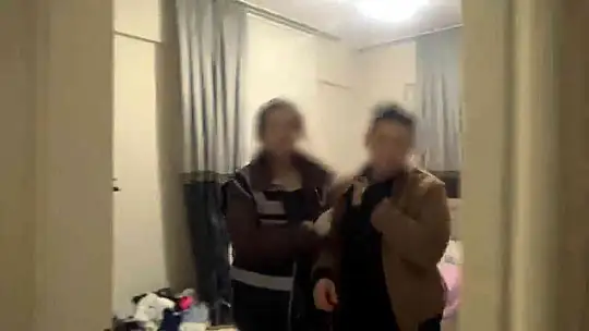 Hırsız kadınlar enselendi