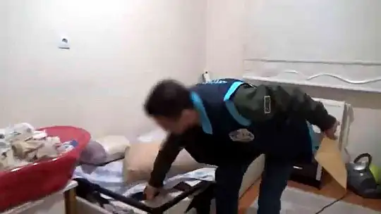 Hırsız kadınlar enselendi