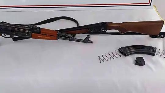 Flaş! Sarız'da Kaleşnikof Bulundu