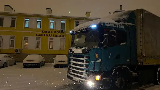 Kayserispor depzemzedelere yardım eli uzattı