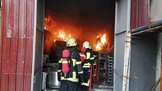 Yangın yoğun çabalar sonunda söndürüldü