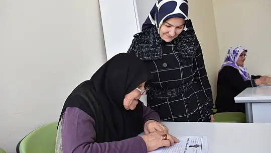 Fatma Çolakbayrakdar: 'Türkiye'nin ilk Okuma-Yazma Sertifika Töreni'nin Kocasinan'da'