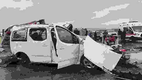 Feci kazada ölü sayısı yükseldi, baba ve iki oğlu hayatını kaybetti