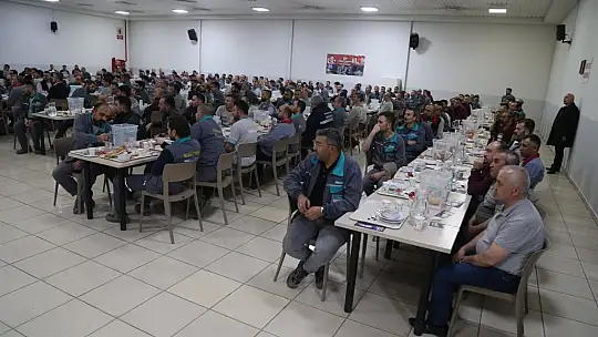 Büyükkılıç ve Bakan Akar OSB'de çalışanlarla sahur yaptı