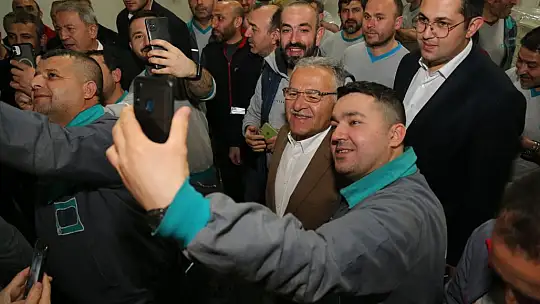 Büyükkılıç ve Bakan Akar OSB'de çalışanlarla sahur yaptı