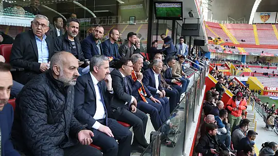 Hulusi Akar da Kayserispor maçını izledi