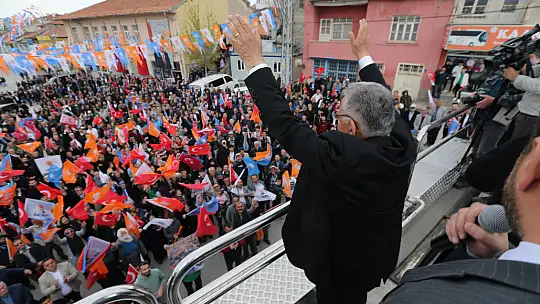 Akar'ın ziyaretleri mitinge dönüştü... Büyük ilgi var...