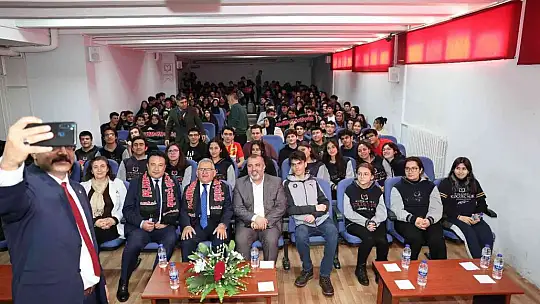 Genç dostu Başkan, öğrencilerle buluştu