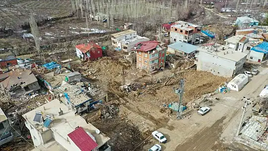 Göksun'da yaralar sarılıyor