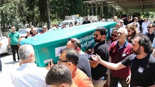 Görünmez kaza kurbanı pilotun cenazesi Adana'da toprağa verildi