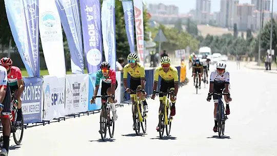 Kültepe'de nefes kesen yarış! 9 ülkeden sporcu katıldı