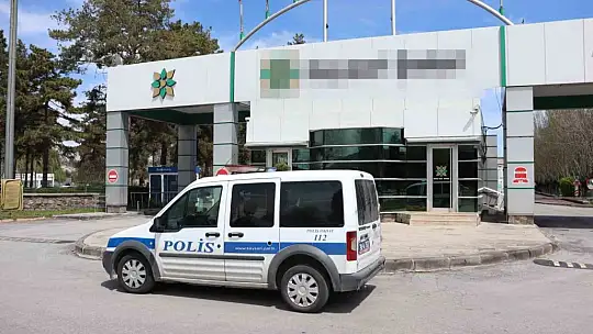 Güvenlikçi kendini vurdu