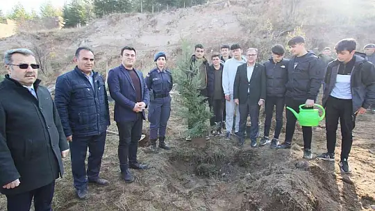 Hacılar'da bin 111 fidan toprakla buluştu