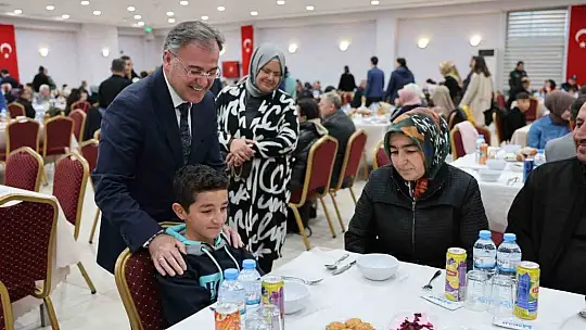 Hacılar'da şehit aileleri, gaziler ve depremzedeler iftarda buluştu