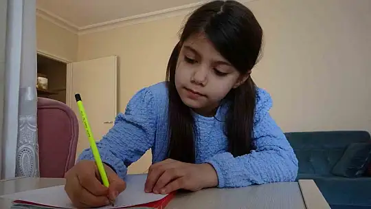 Hatice Nur o notu herkesten habersiz yazmış