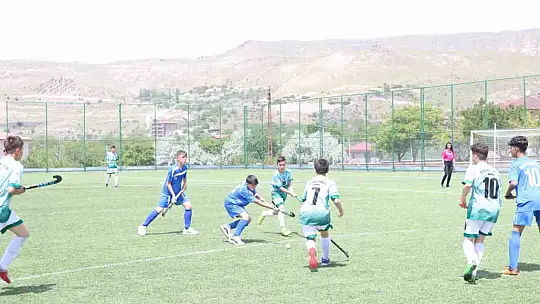 Okul Sporları Yıldızlar Hokey Grup Birinciliği müsabakaları tamamlandı