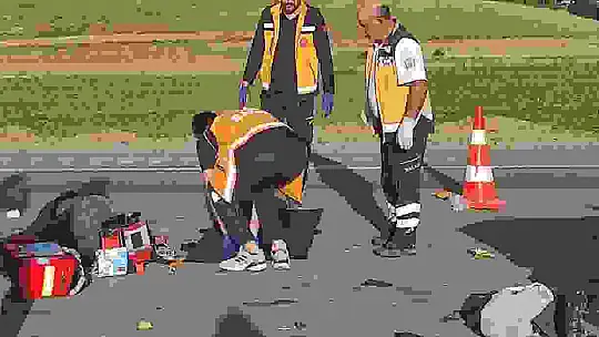 İkiye bölünen araçta 2 kişi hayatını kaybetti