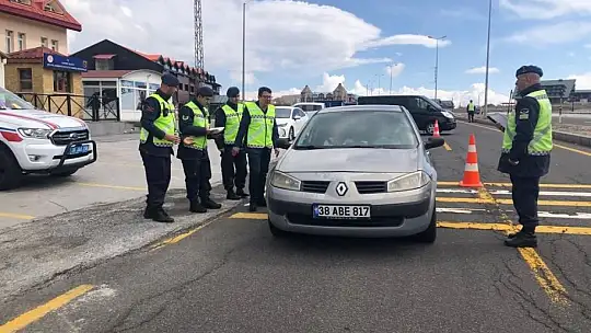 İl Jandarma Komutanı tarafından trafik denetimi gerçekleştirildi