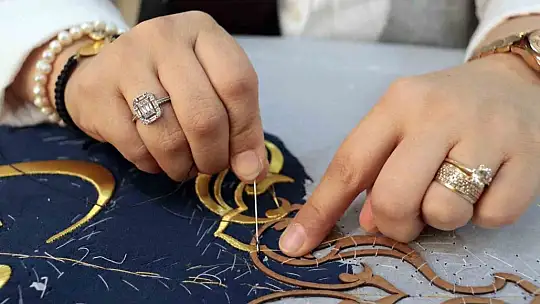 İlmek ilmek emeğin ürünü: Puşide