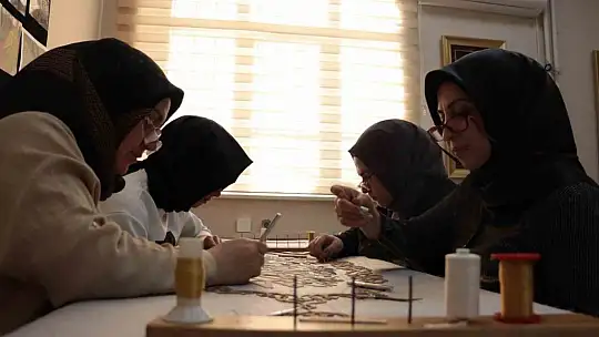 İlmek ilmek emeğin ürünü: Puşide