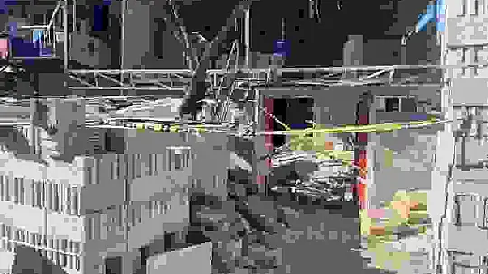 İnşaatın duvarı yemek yapan kadınların üzerine çökmüş: 1 ölü, 2 yaralı