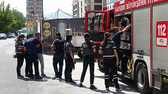 İnşaatta boşluğa düşen işçi kurtarıldı