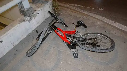 Bisikletle otomobilin çarpması sonucu vatandaş ağır yaralandı