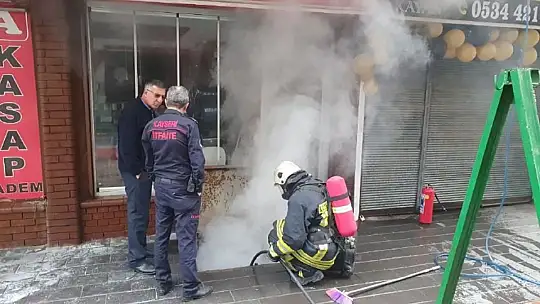 İş yeri deposunda çıkan yangın söndürüldü
