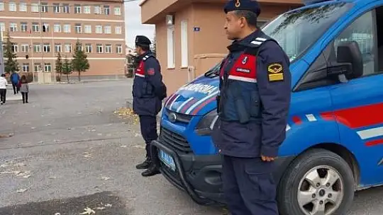 Jandarma'dan 'KADES' ve 'Siber Zorbalık' eğitimi