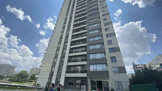 Kuşunu yakalamak isterken öldü!