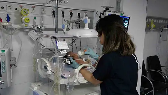 Deprem anında kaçmak yerine bakın ne yaptılar?