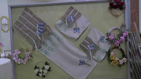 Kadın kursiyerlerin el emekleri sergilendi