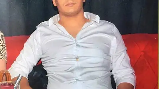 Kafede birlikte oturduğu şahsın silahlı saldırısına uğrayan genç ağır yaralandı