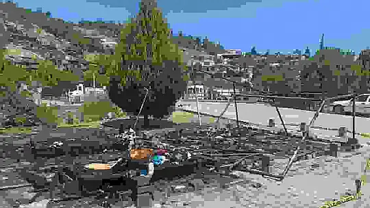 Kahramanmaraş'ta bir esnafın önce iş yeri yağmalandı, sonra çadırı yakıldı