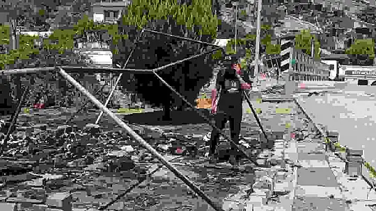 Kahramanmaraş'ta bir esnafın önce iş yeri yağmalandı, sonra çadırı yakıldı