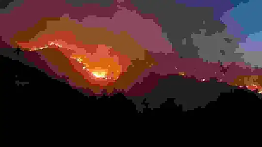 Kahramanmaraş'ta orman yangınına müdahale sürüyor