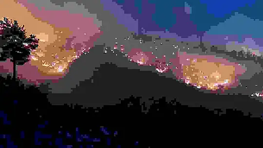 Kahramanmaraş'ta orman yangınına müdahale sürüyor