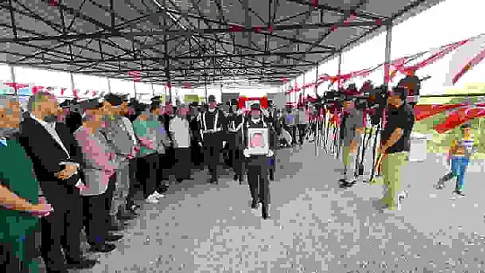 Kahramanmaraşlı şehit son yolculuğuna uğurlandı