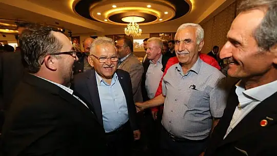 Akar'la coşkulu buluşma