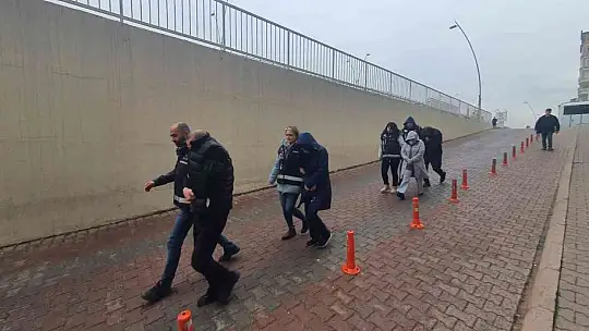 Dolandırıcılık şüphelisi 4 kişiye adli kontrol