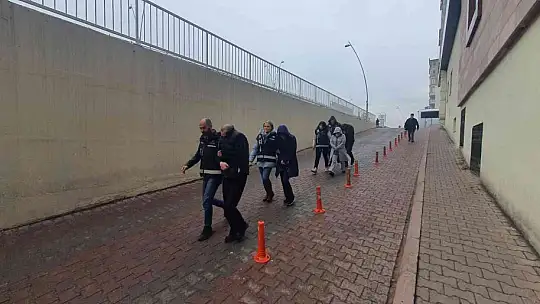 Dolandırıcılık şüphelisi 4 kişiye adli kontrol