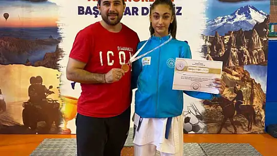 Kayserili karateciler dereceyle döndü