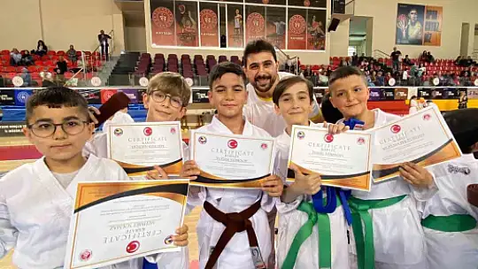 Karatede terfi heyecanı yaşandı