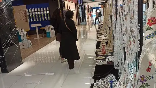KAYMEK Dantel Anglez El Sanatları Sergisi'ne yoğun ilgi