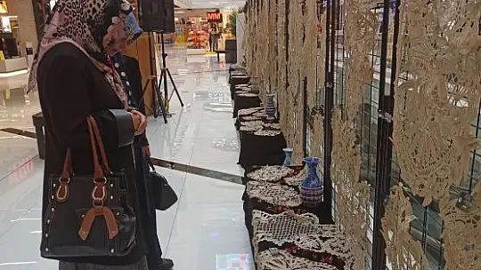 KAYMEK Dantel Anglez El Sanatları Sergisi'ne yoğun ilgi