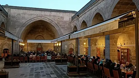 Ümmet İftarı'nın bu yıl 12.'si düzenleniyor