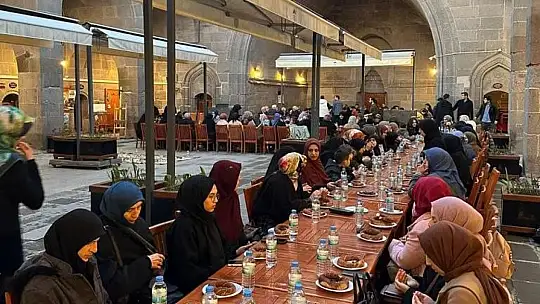 Ümmet İftarı'nın bu yıl 12.'si düzenleniyor